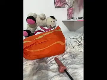 Stripchat Sex Cam of halana_squirts