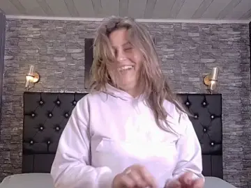 Stripchat Adult Webcam of _Pamelamilf