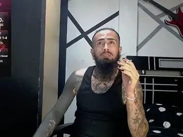 Stripchat Free Porn Cam of daimon_rockkk