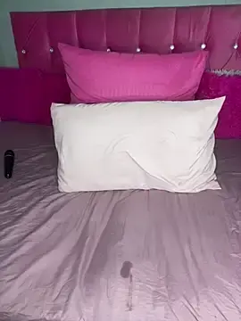 Stripchat Free Porn Cam of naughtiest_baddy