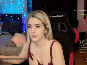 Stripchat Sex Cam of Lisaonthemoon