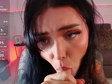 Stripchat Nude Webcam of Ela_Doll_
