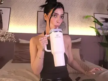 Stripchat Free Porn Cam of ElleDiane