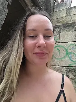 Stripchat Free Porn Cam of Mona_Plus