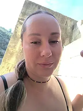 Stripchat Free Porn Cam of Mona_Plus