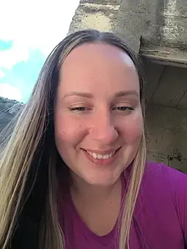 Stripchat Free Live Porn of Mona_Plus