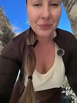 Stripchat Watch Live Sex Cams of Mona_Plus