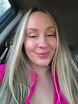 Stripchat Live Porn of Mona_Plus