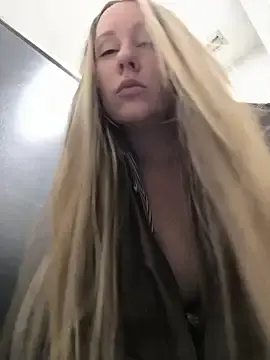 Stripchat Live Porn of Mona_Plus