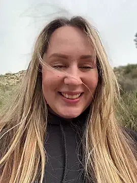 Stripchat Free Porn Cam of Mona_Plus