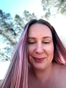 Stripchat Sex Cam of Mona_Plus