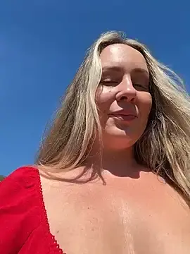 Stripchat Live Sex of Mona_Plus