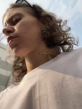 Stripchat Adult Webcam of RinaMood