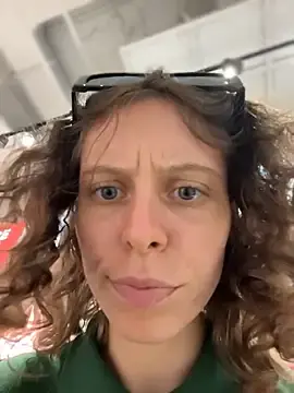 Stripchat Sex Cam of RinaMood