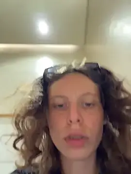 Stripchat Adult Webcam of RinaMood