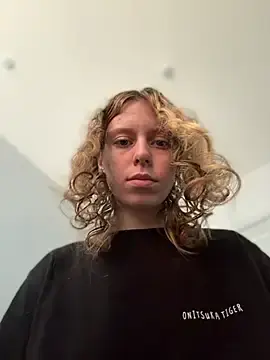 Stripchat Sex Cam of RinaMood