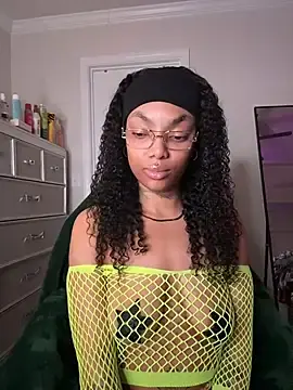 Stripchat Free Live Porn of butterflybootyy