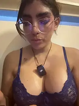 Stripchat Free Live Porn of MartinaSooler