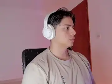 Stripchat Adult Video Chat of Giordano_Russo