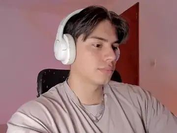 Stripchat Live Sex of Giordano_Russo