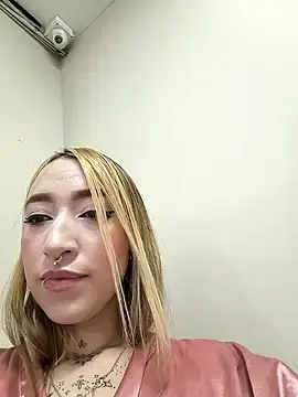 Stripchat Free Porn Cam of MollyCruz