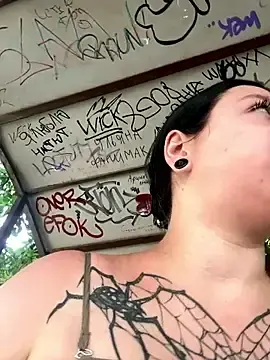 Stripchat Free Porn Cam of AlishaOfThorns