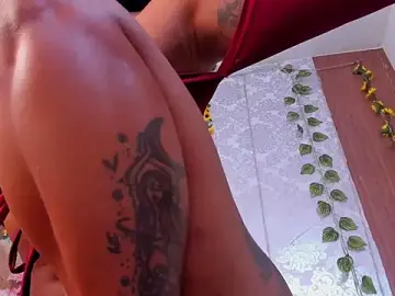 Stripchat Live Sex Cam of kelly_thomson