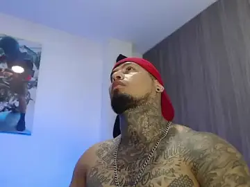 Stripchat Free Porn Cam of sr_fuerte