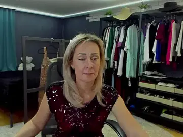 Stripchat Adult Webcam of Julia_Cherry_