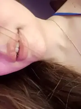 Stripchat Free Live Porn of reem_699