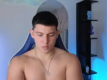 Stripchat Live Sex of JamesCr_