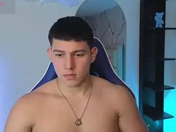 Stripchat Sex Cam of JamesCr_