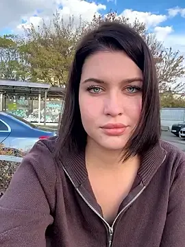 Stripchat Live Porn of KikiWatson