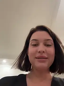 Stripchat Nude Webcam of KikiWatson