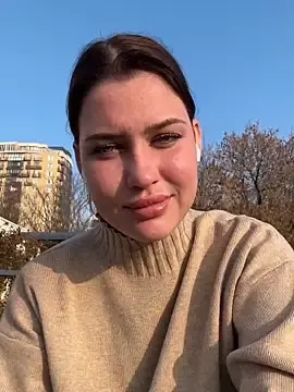 Stripchat Sex Cam of KikiWatson