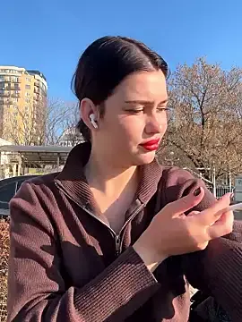 Stripchat Adult Webcam of KikiWatson