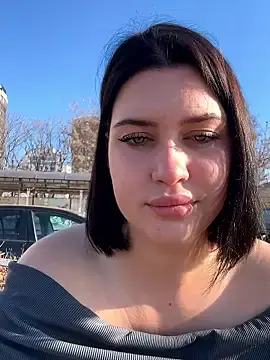 Stripchat Sex Cam of KikiWatson