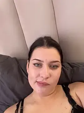 Stripchat Free Live Porn of KikiWatson