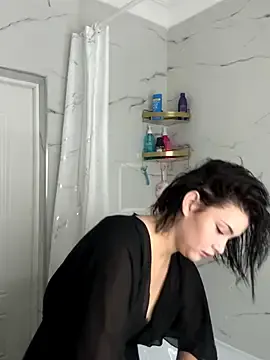 Stripchat Adult Webcam of KikiWatson