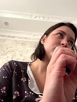 Stripchat Best Webcam of KikiWatson