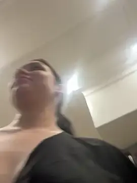 Stripchat Live Sex Cam of KikiWatson