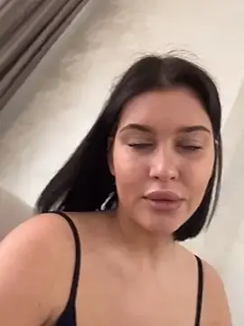 Stripchat Live Porn of KikiWatson