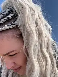 Stripchat Live Sex Cam of KikiWatson