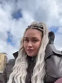 Stripchat Watch Live Sex Cams of KikiWatson