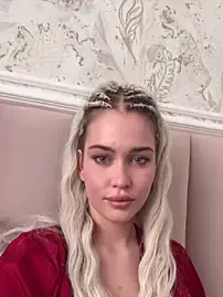 Stripchat Best Webcam of KikiWatson