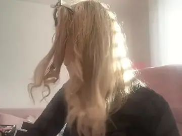 Stripchat Sex Cam of LustfulLuna_