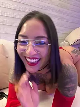Stripchat Sex Chat of Rae_Lil_White