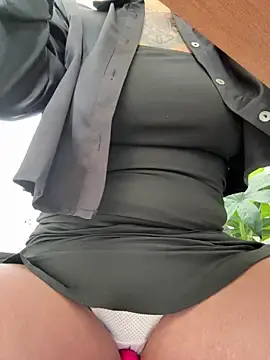 Stripchat Watch Live Sex Cams of Rae_Lil_White