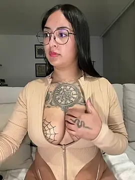 Stripchat Best live sex cam show of Rae_Lil_White