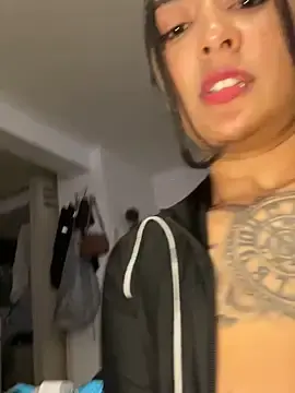 Stripchat Free Live Porn of Rae_Lil_White